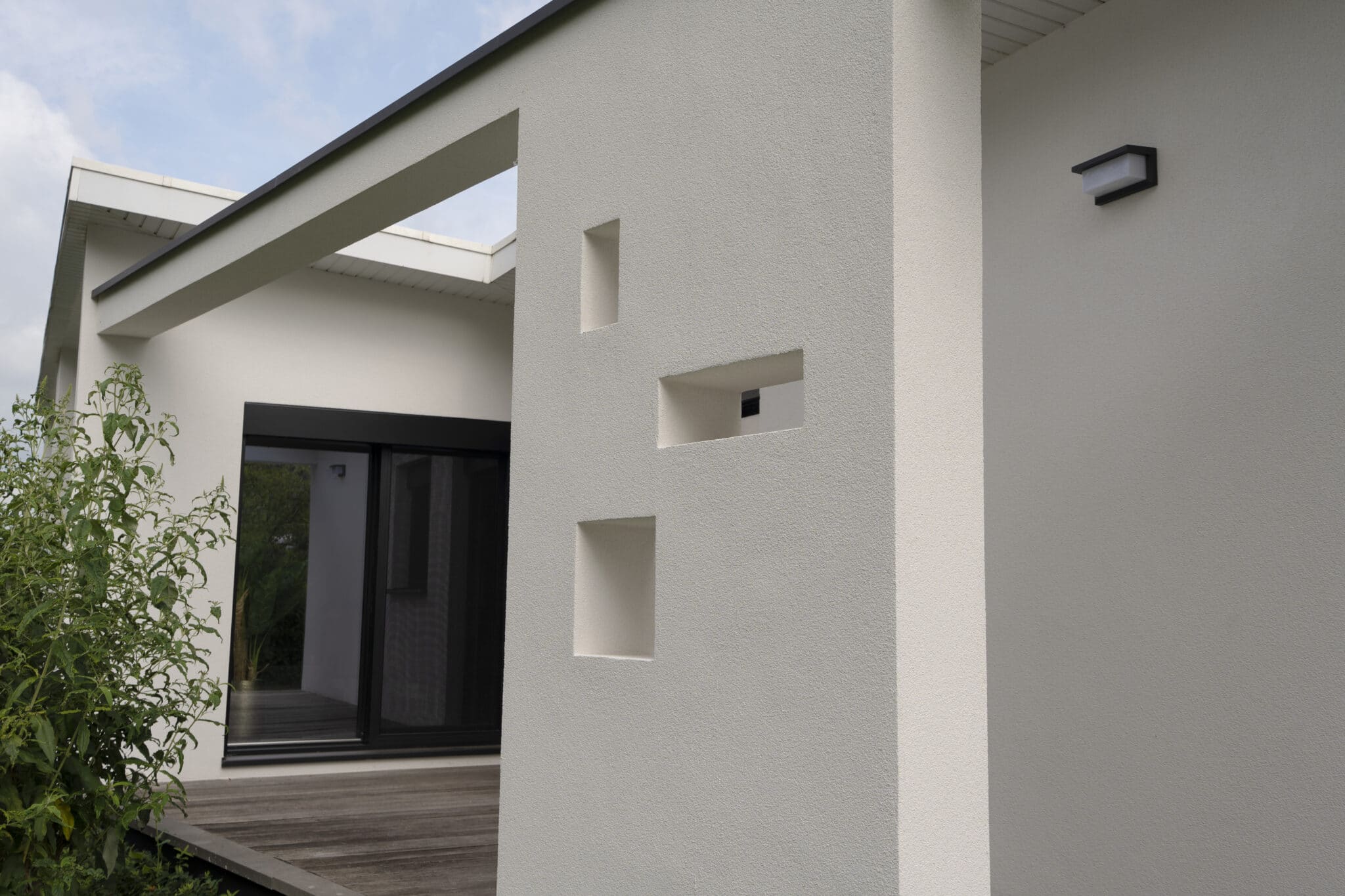 Modern schuifraam in een crepi-woning door Cralux