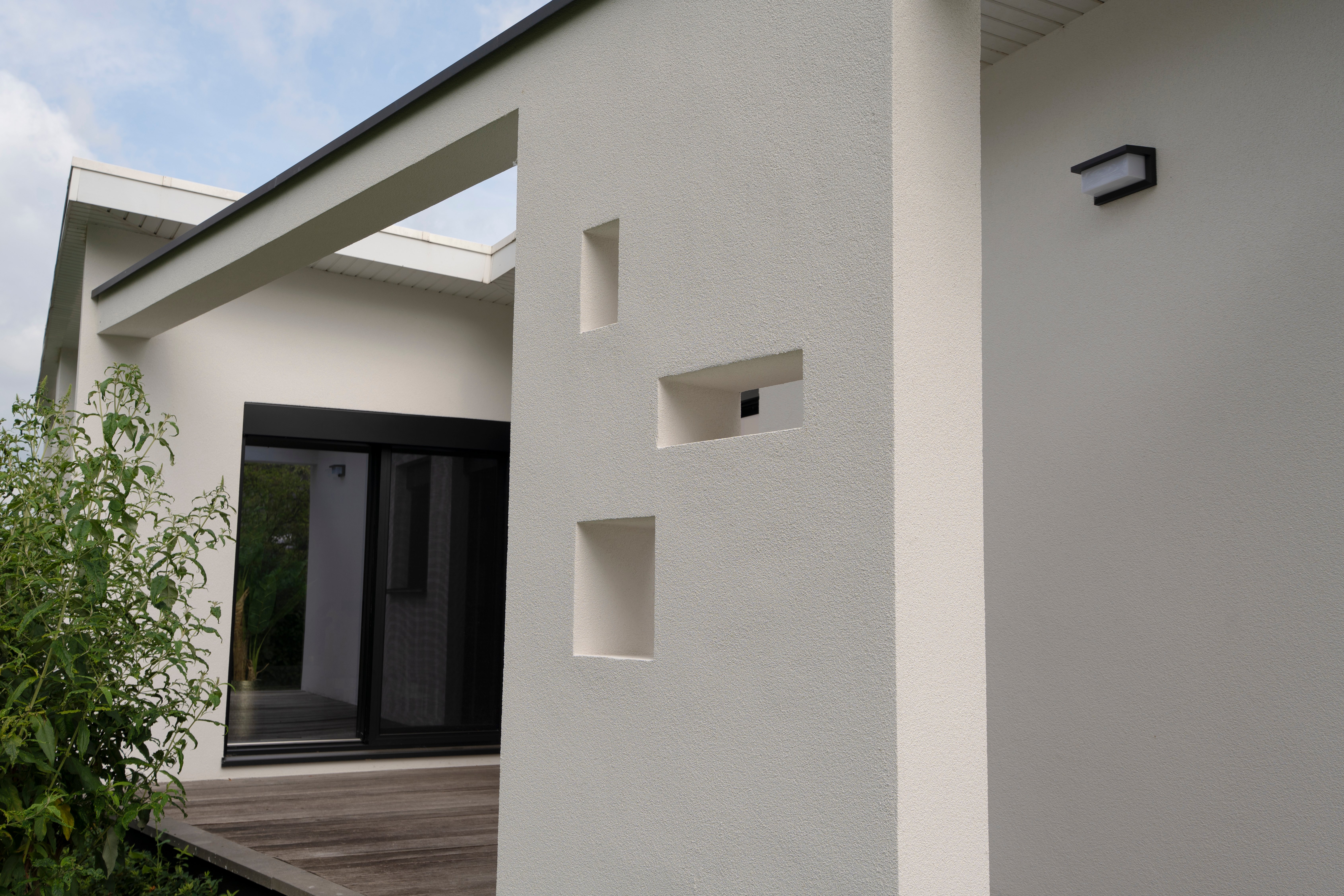 Modern schuifraam in een crepi-woning door Cralux