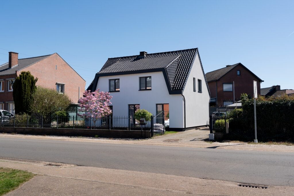 Afgewerkte gevelrenovatie door Cralux
